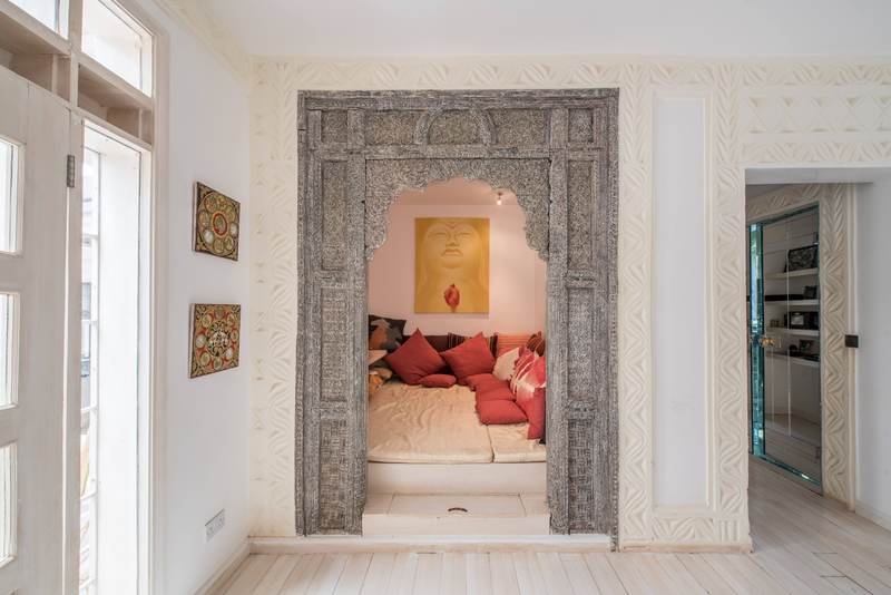 The Karen Manor - Gallery 17